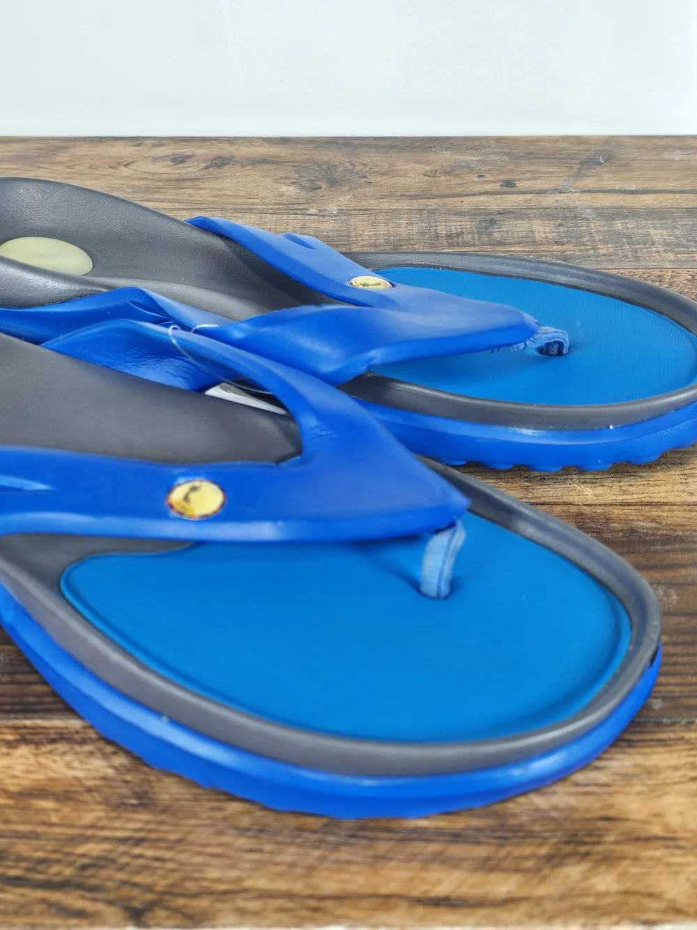 Men's Blue Sporty Flip Flop Sandals Size 9